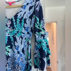 Lilly Pulitzer size small sea dress navy. Flutter sleeve. V neck.